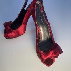 Nine West Red Satin Slingback Heels. Size: 5.0